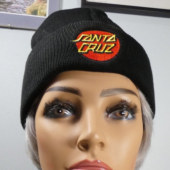 Santa Cruz Skateboards Accessories - New Black knit beanie cap with Santa Cruz logo